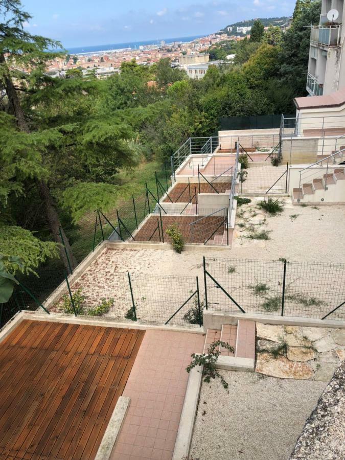 Il Parco Di Yuki Apartment Ancona Ngoại thất bức ảnh